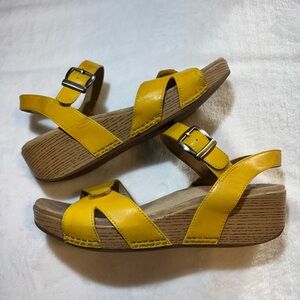 Dansko Sandals Womens EU36 Laurie Strappy Yellow Leather Wedge Sz USA 9